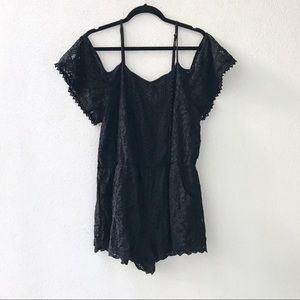 Xhilaration • NWOT Lace cold-shoulder romper